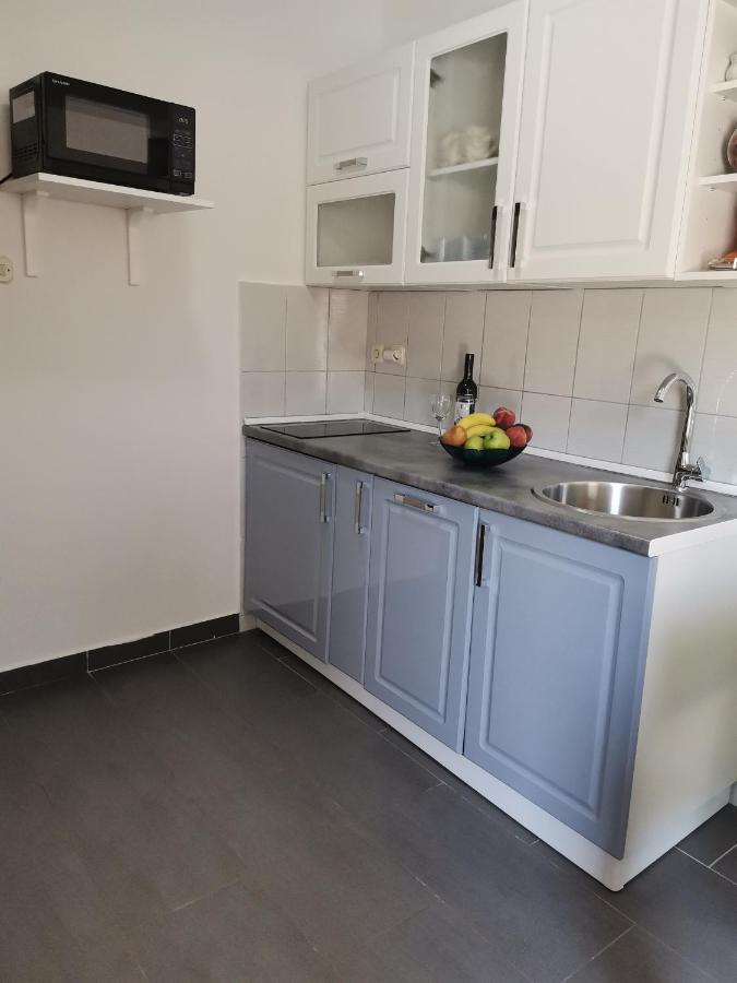 Apartments Zora Сень Екстер'єр фото