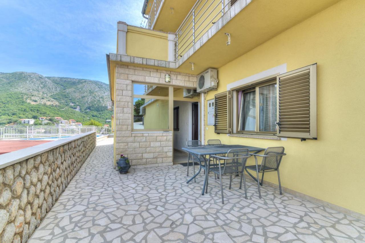 Apartments Zora Сень Екстер'єр фото