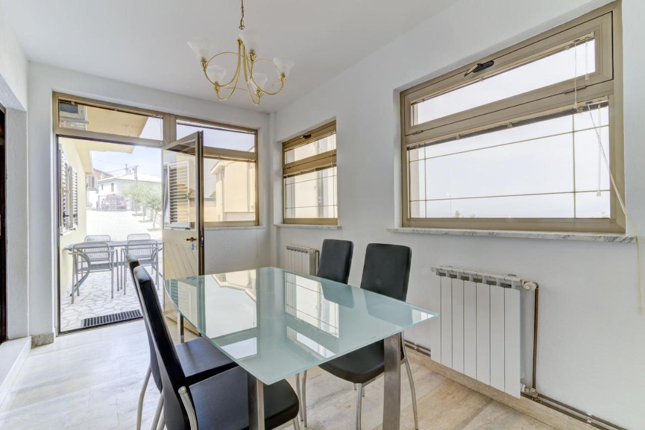 Apartments Zora Сень Екстер'єр фото