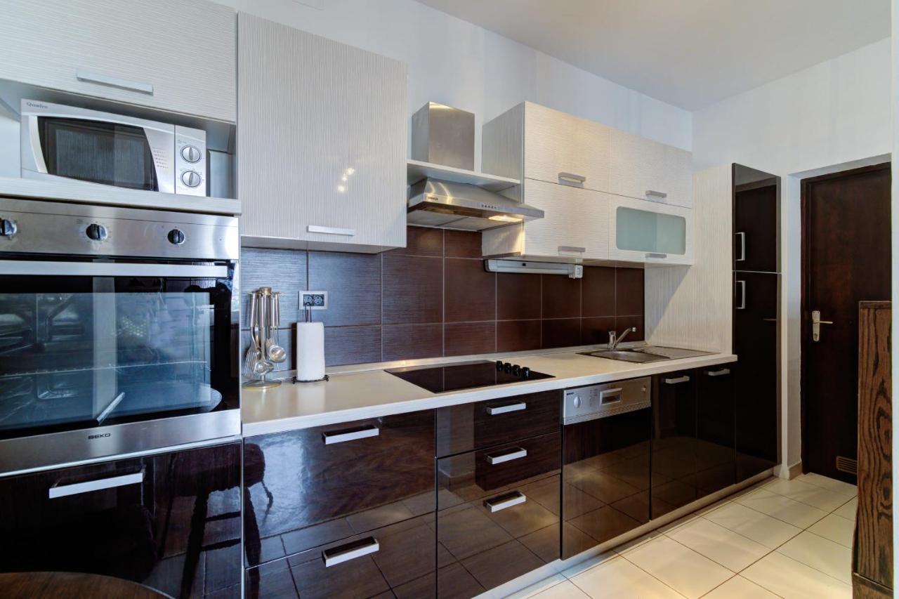 Apartments Zora Сень Екстер'єр фото