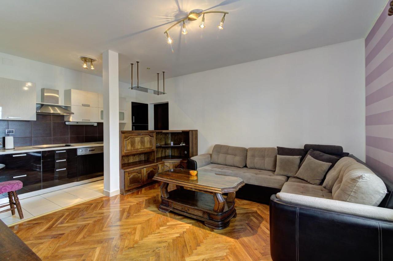 Apartments Zora Сень Екстер'єр фото