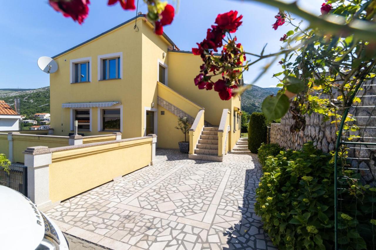 Apartments Zora Сень Екстер'єр фото